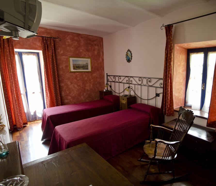 B&B Il Sole Delle Rive Sinio Rom bilde